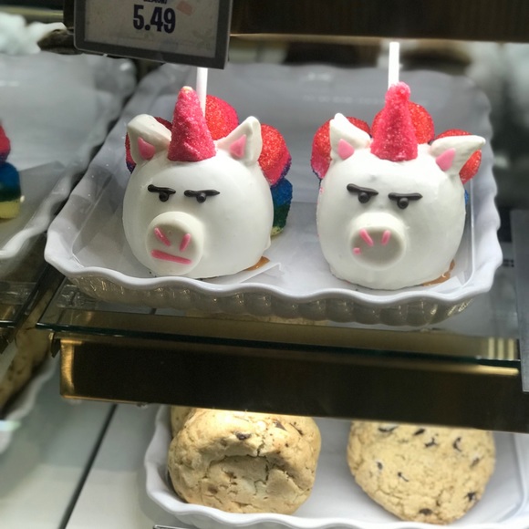 Meet your Posher, Danielle - Picture 1 of 1